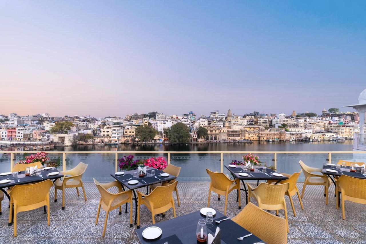 Sarovar - Lake Facing Boutique Hotel On Lake Pichola Udaipur Exterior foto