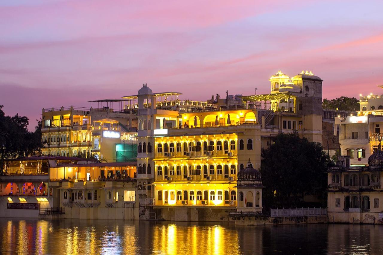 Sarovar - Lake Facing Boutique Hotel On Lake Pichola Udaipur Exterior foto