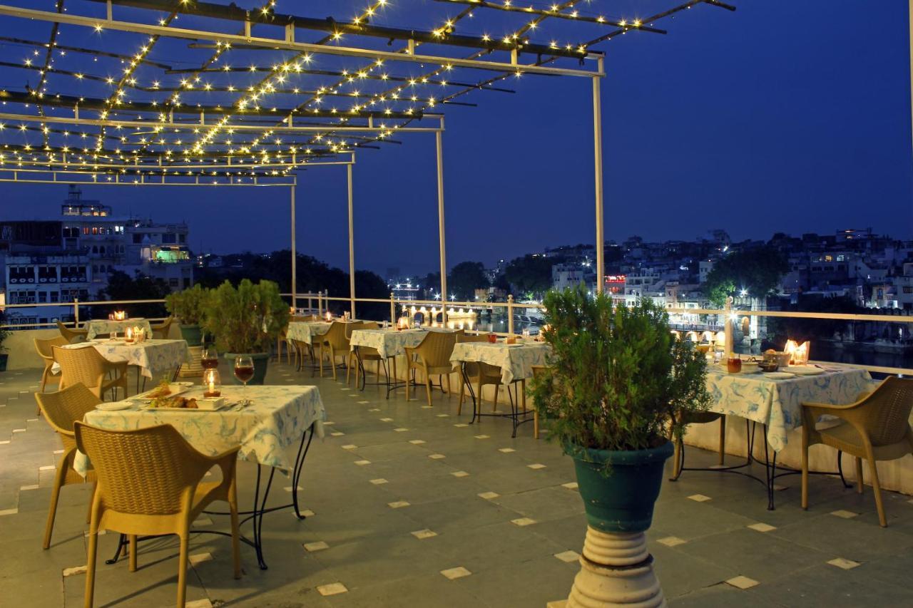 Sarovar - Lake Facing Boutique Hotel On Lake Pichola Udaipur Exterior foto
